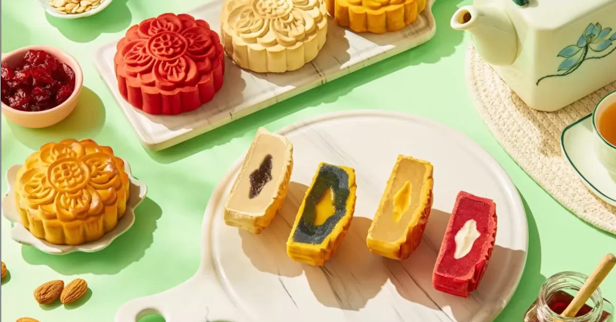 Traditional vs. Modern Mooncakes: A Delicious Evolution in Vietnam