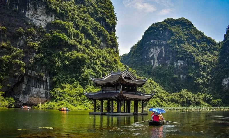 Hoa Lu - Trang An - Ninh Binh Tour 1 Day