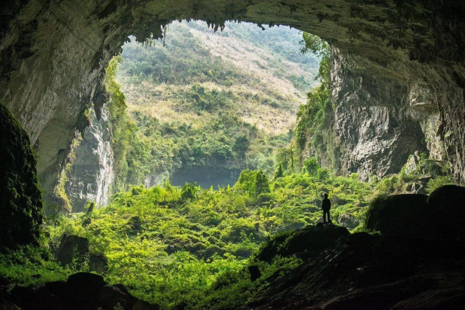 Exploring Son Doong – The Million-Dollar Natural Wonder Hidden Beneath Vietnam