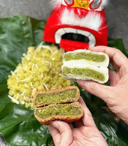 Traditional vs. Modern Mooncakes: A Delicious Evolution in Vietnam