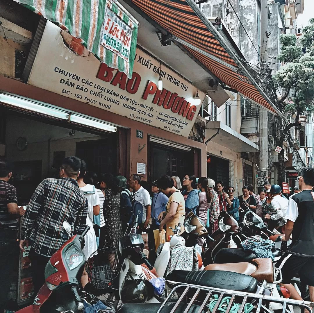 Traditional vs. Modern Mooncakes: A Delicious Evolution in Vietnam