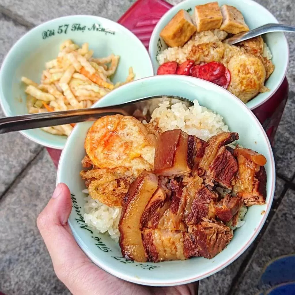 A Foodie’s Guide to Hanoi Food: Must-Try Dishes in the Capital